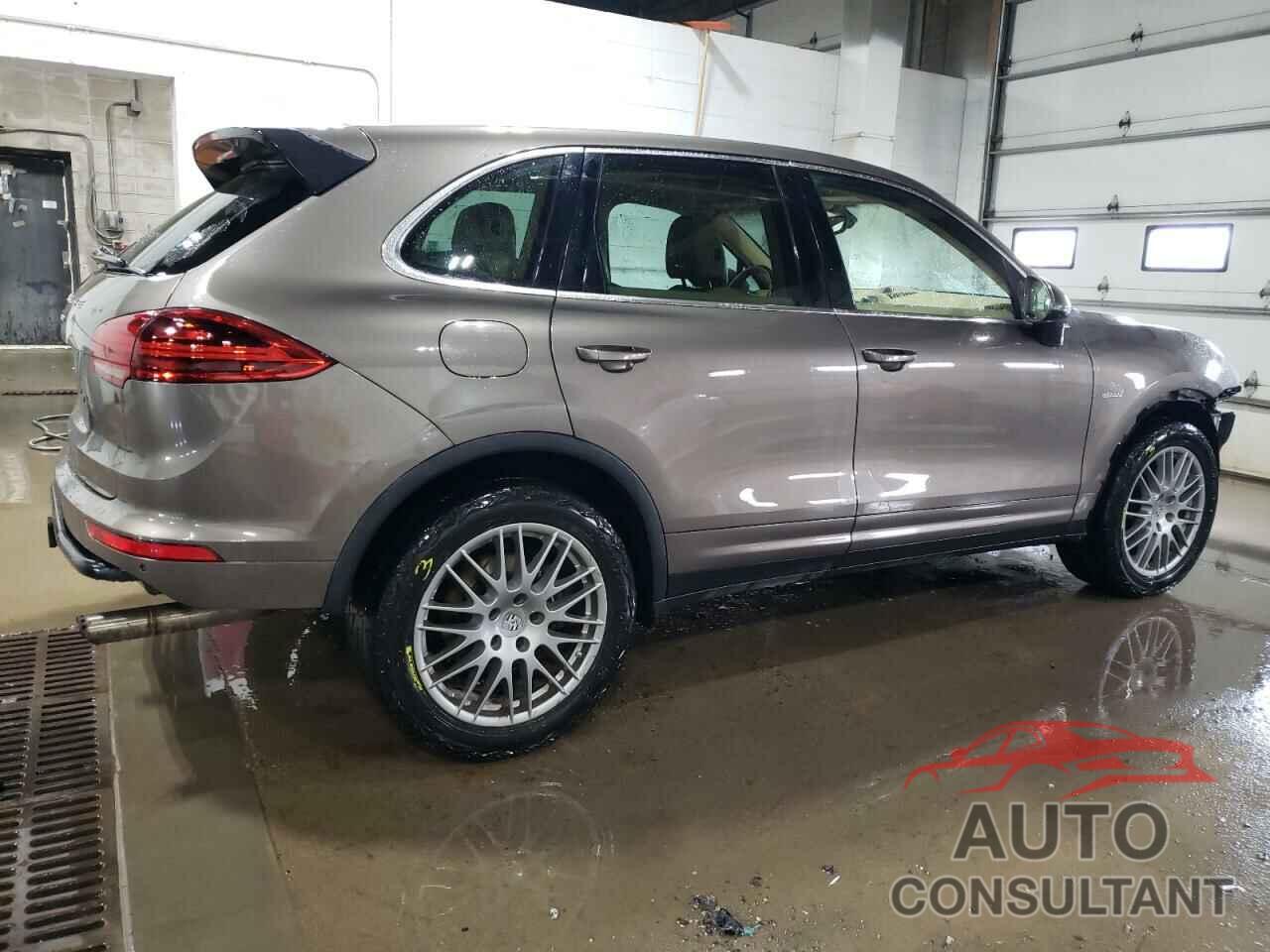 PORSCHE CAYENNE 2016 - WP1AF2A28GKA42475