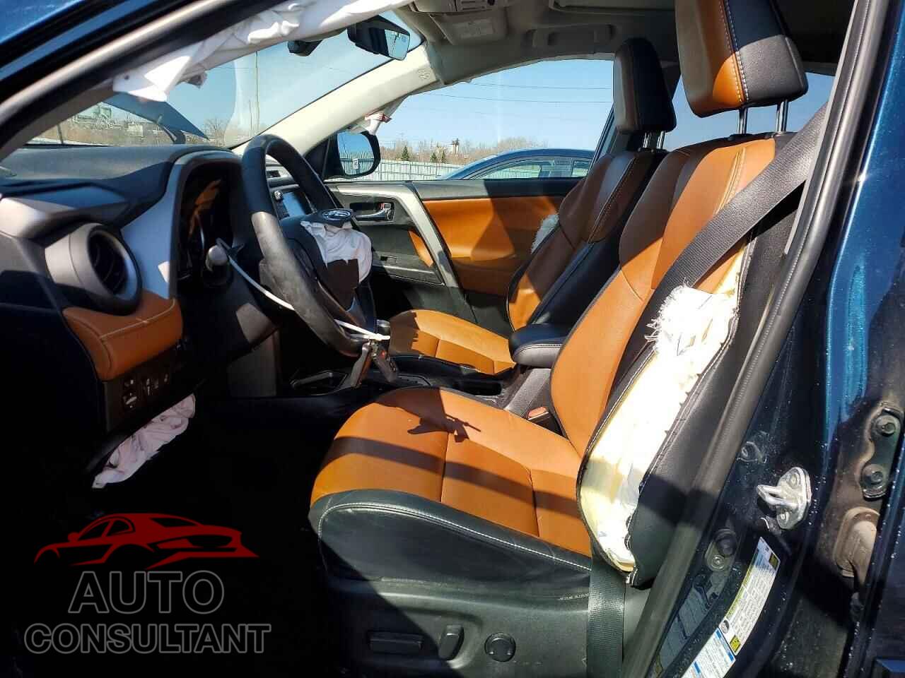 TOYOTA RAV4 2018 - 2T3DFREV0JW773668