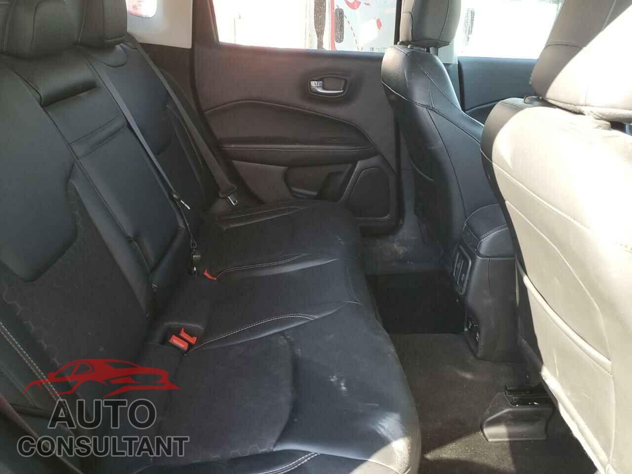 JEEP COMPASS 2018 - 3C4NJDBB8JT479667