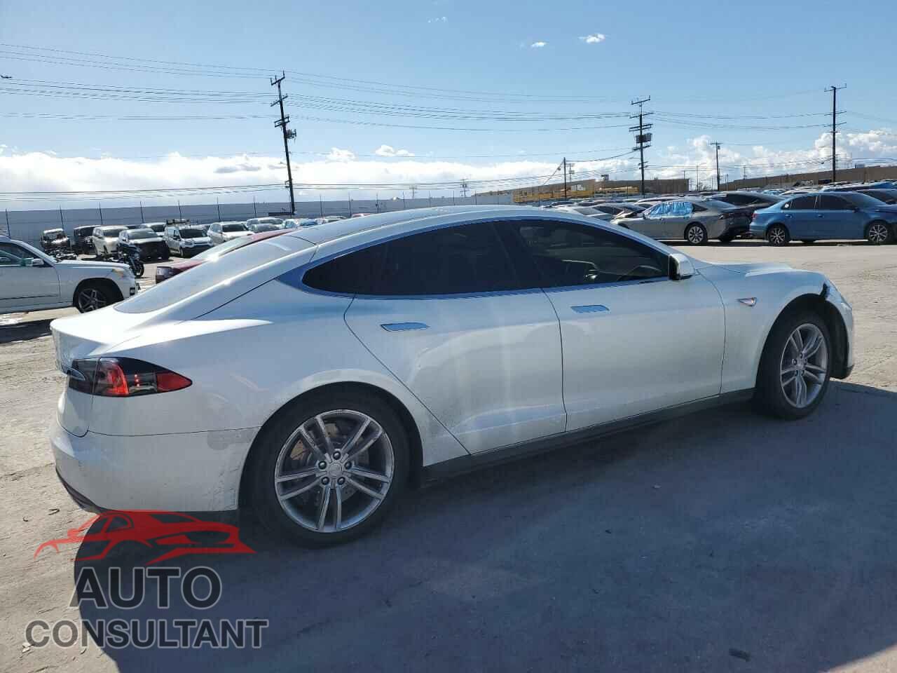 TESLA MODEL S 2013 - 5YJSA1CGXDFP21051
