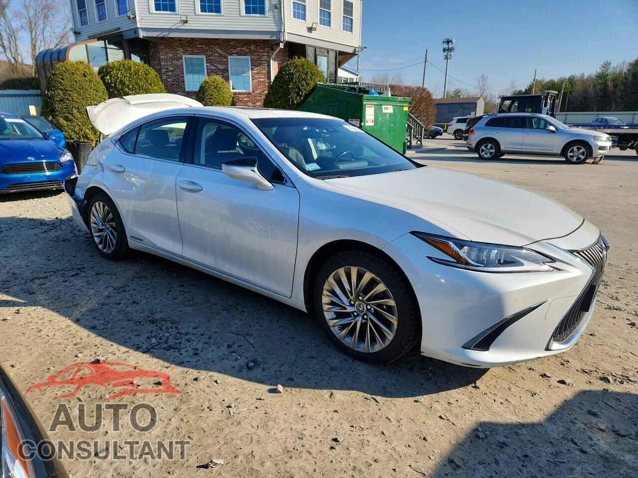 LEXUS ES300 2019 - JTHB21B13K2035457