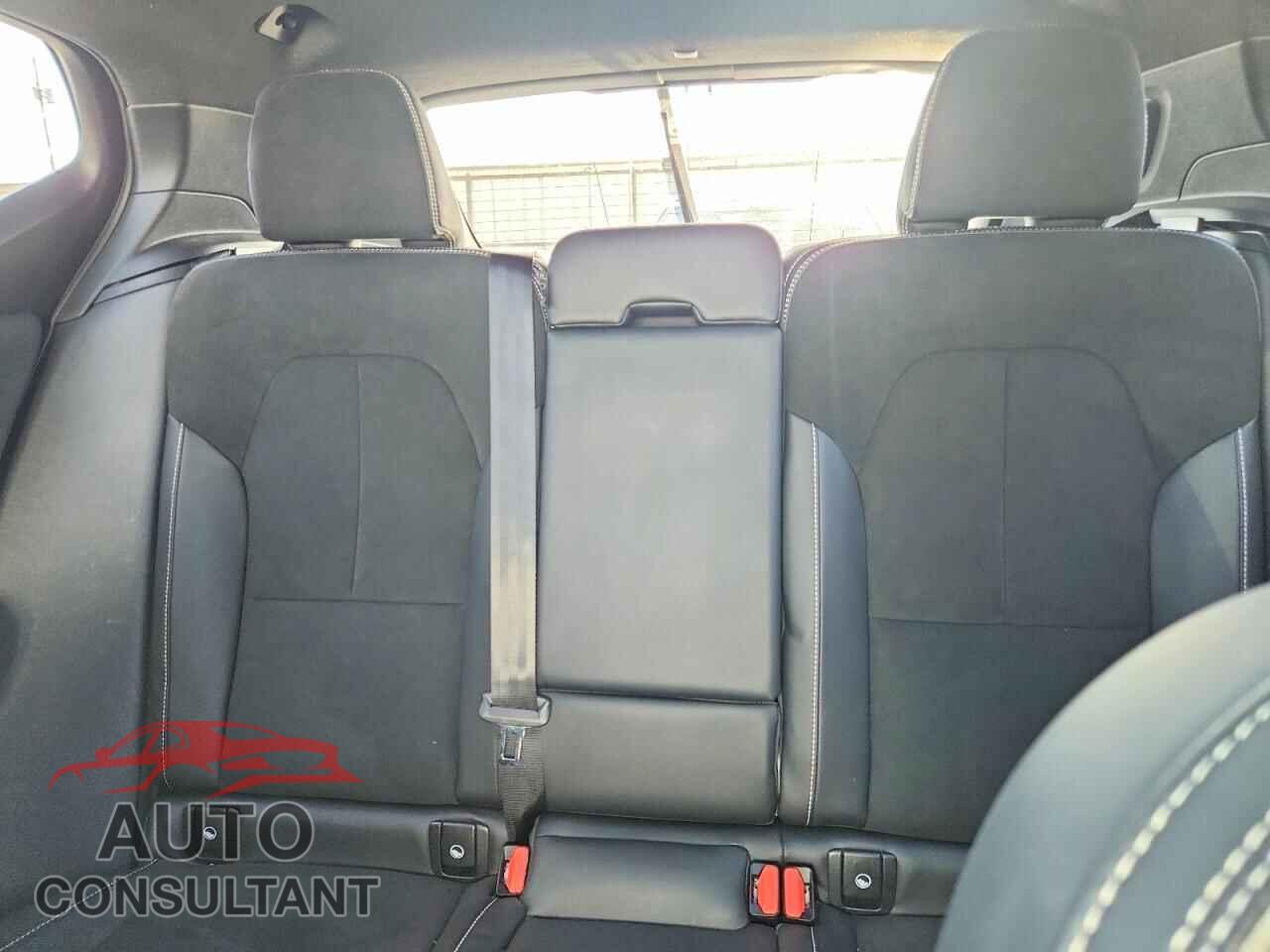 VOLVO XC40 2022 - YV4162UM3N2772920