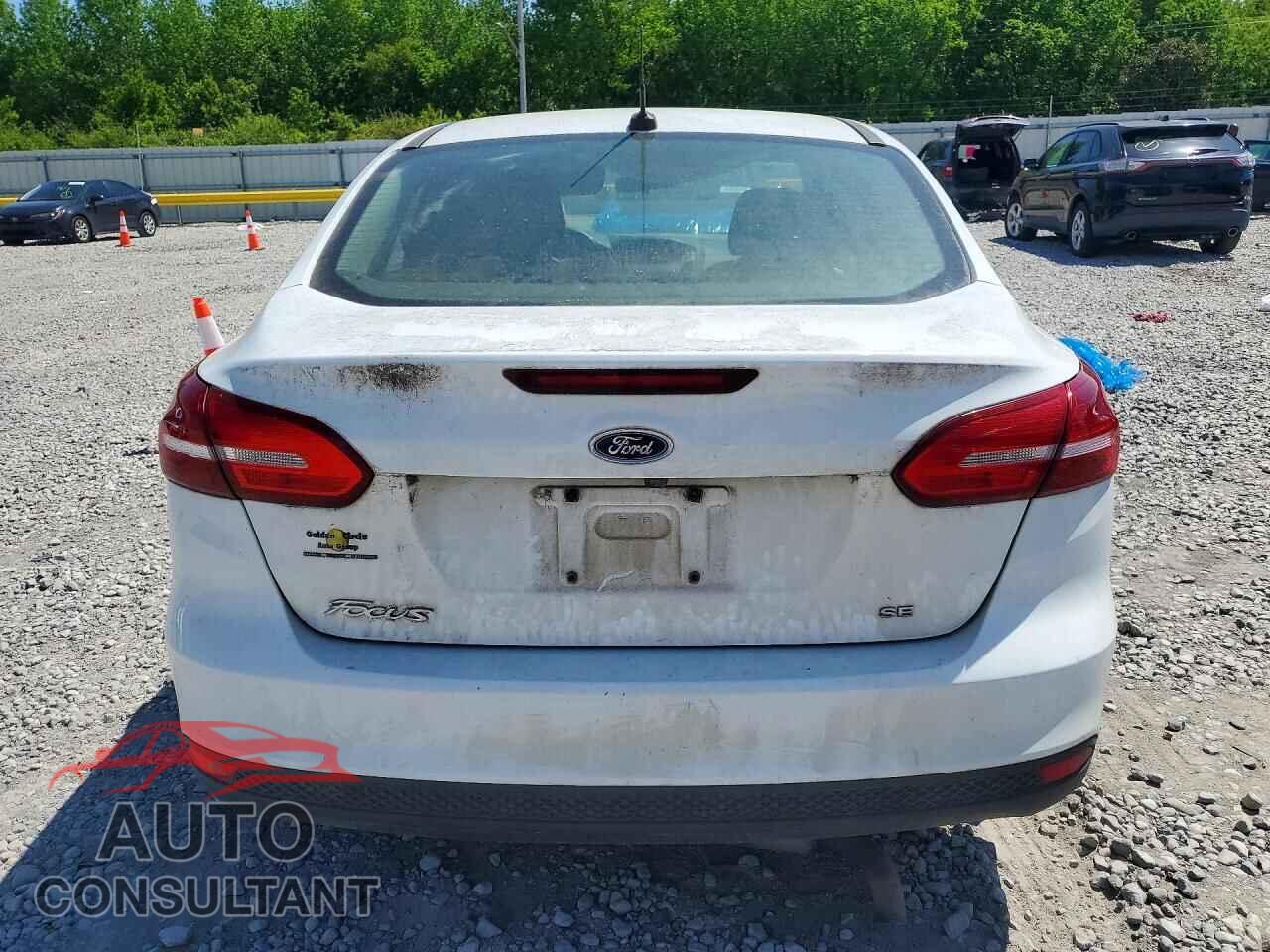 FORD FOCUS 2017 - 1FADP3F22HL337597
