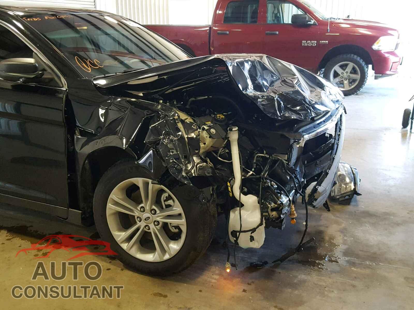 FORD TAURUS 2018 - 1FAHP2D83JG125695