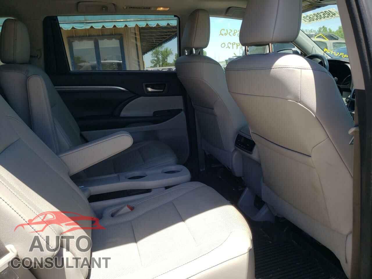 TOYOTA HIGHLANDER 2018 - 5TDDZRFH3JS896429