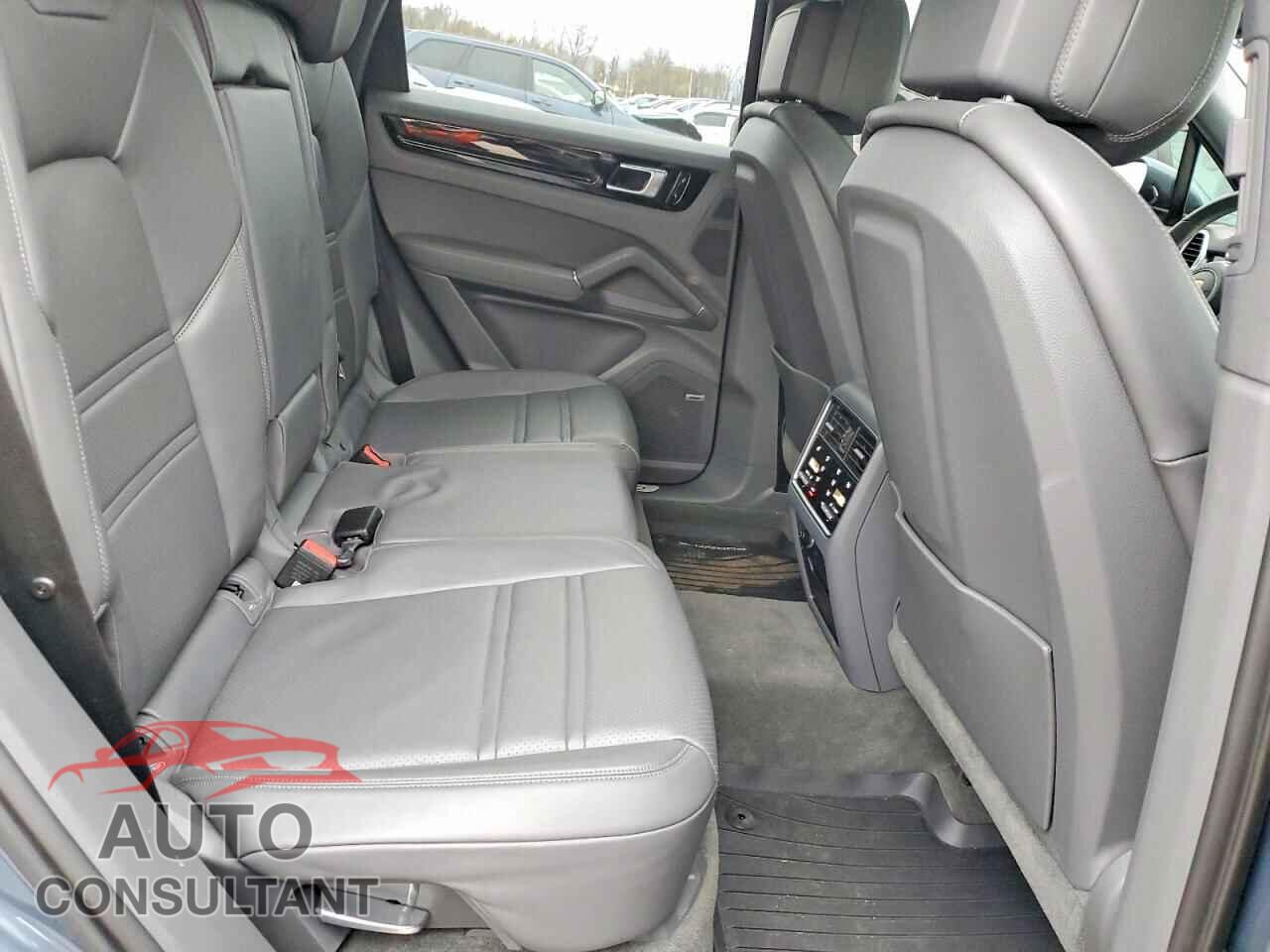 PORSCHE CAYENNE 2019 - WP1AA2AY3KDA05916