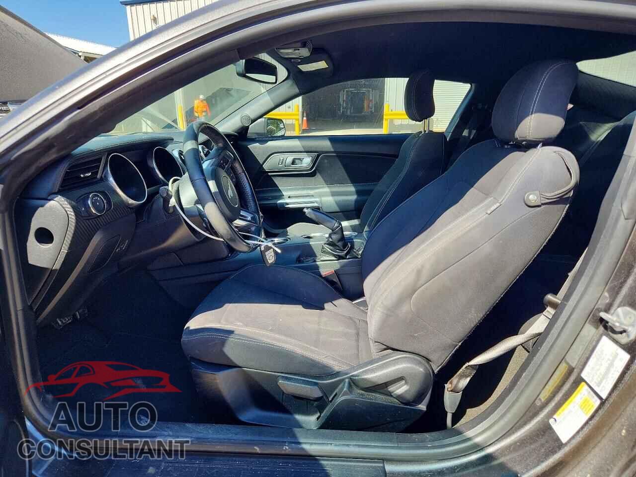 FORD MUSTANG 2018 - 1FA6P8TH9J5110609