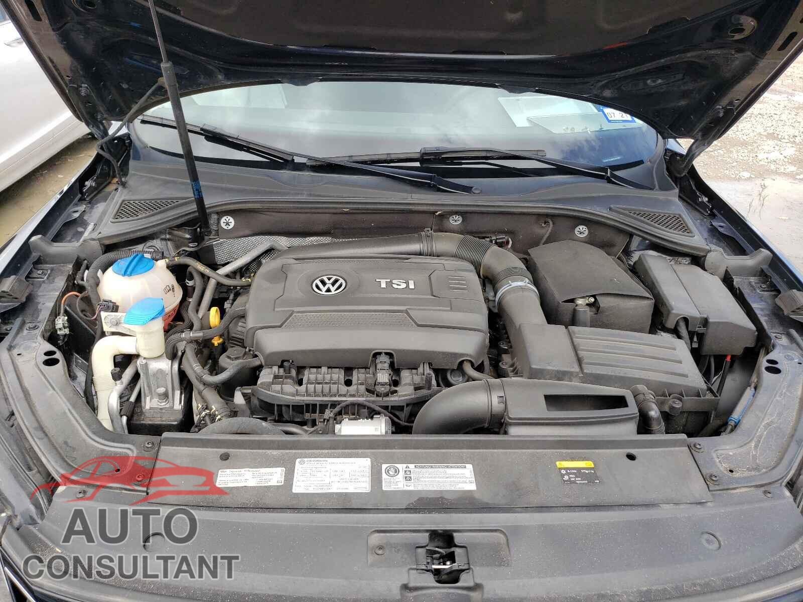 VOLKSWAGEN PASSAT 2017 - 1VWAT7A39HC051601