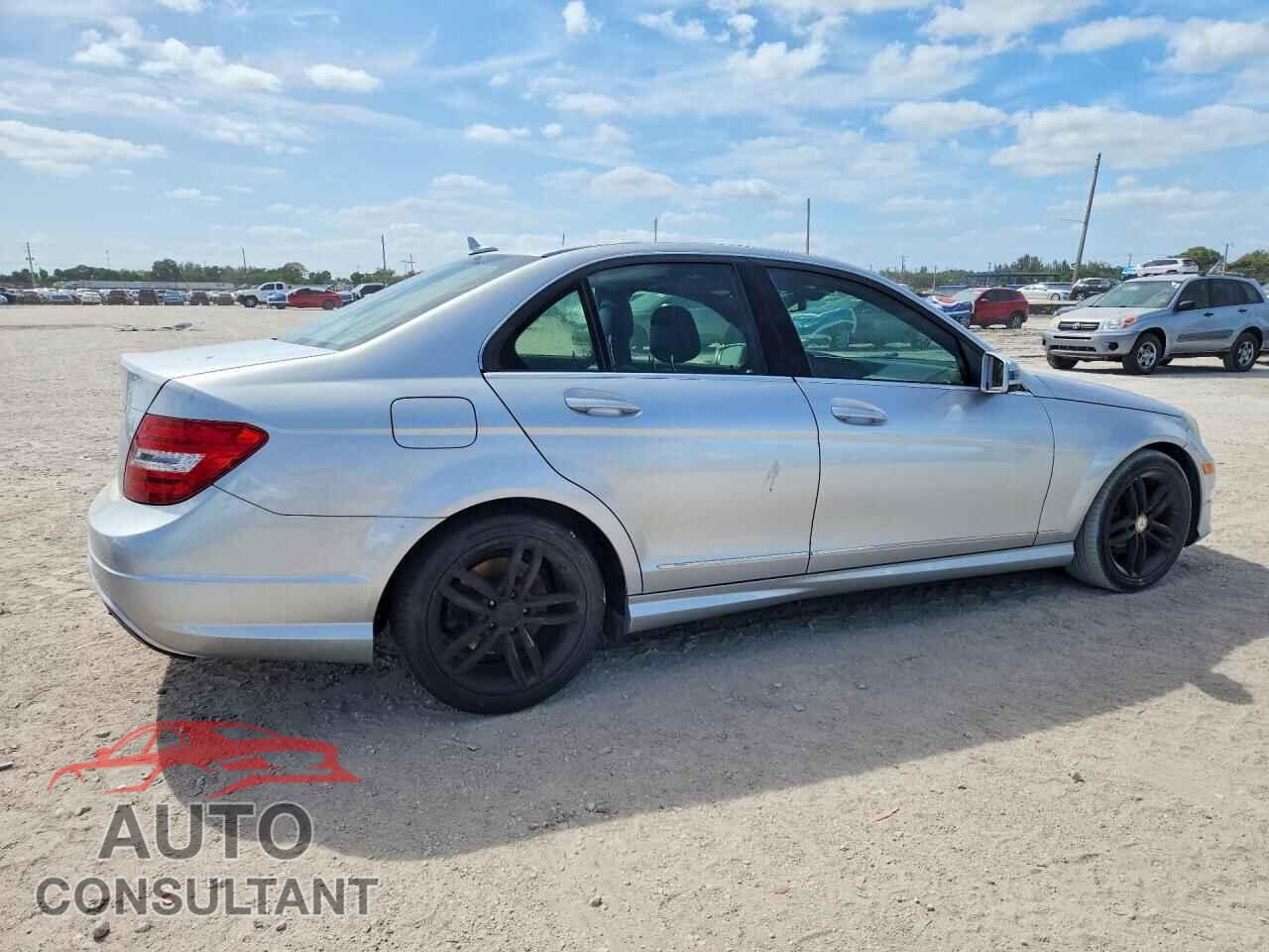 MERCEDES-BENZ C-CLASS 2014 - WDDGF4HBXEA928769