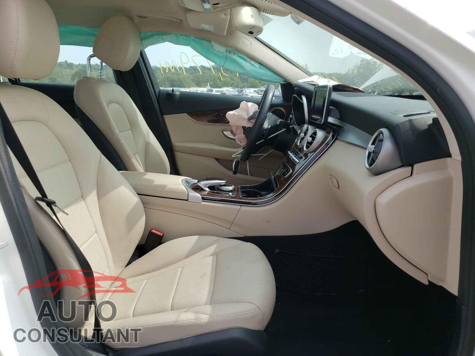 MERCEDES-BENZ C CLASS 2016 - 55SWF4KB7GU115221