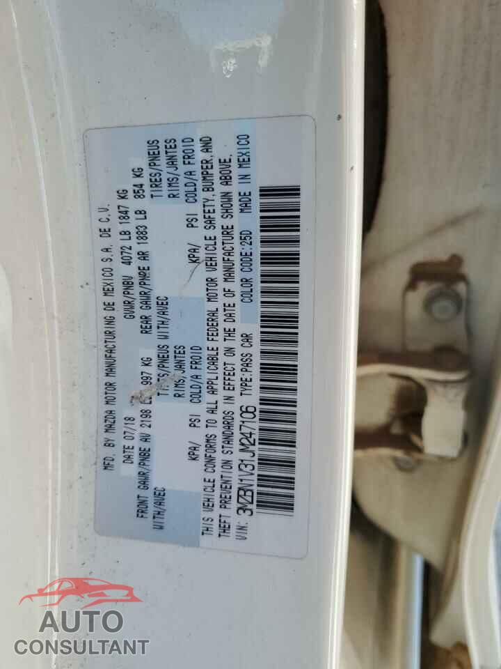 MAZDA 3 2018 - 3MZBN1V31JM247106
