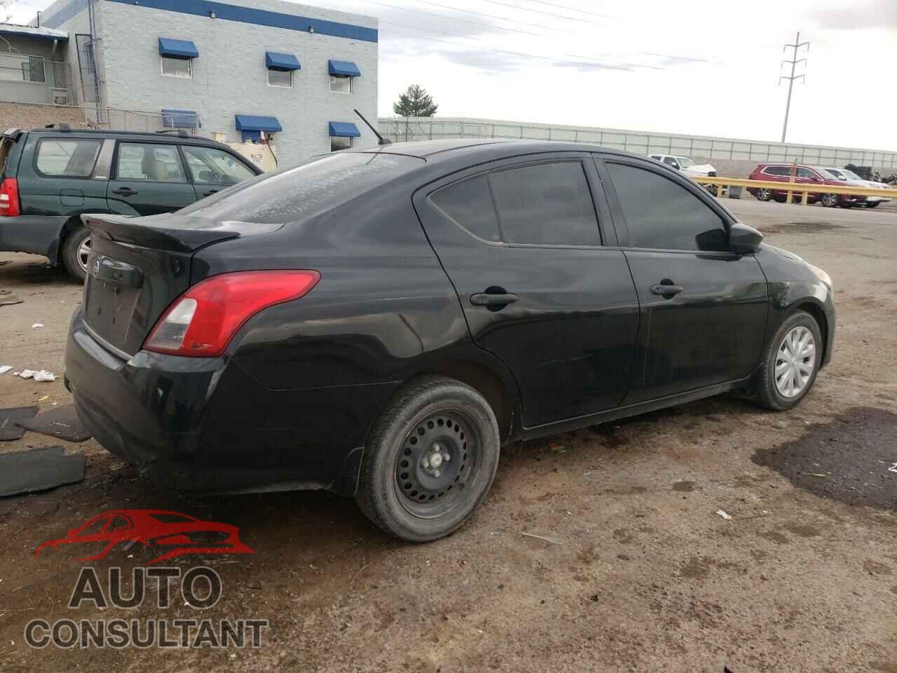 NISSAN VERSA 2017 - 3N1CN7AP0HL881335