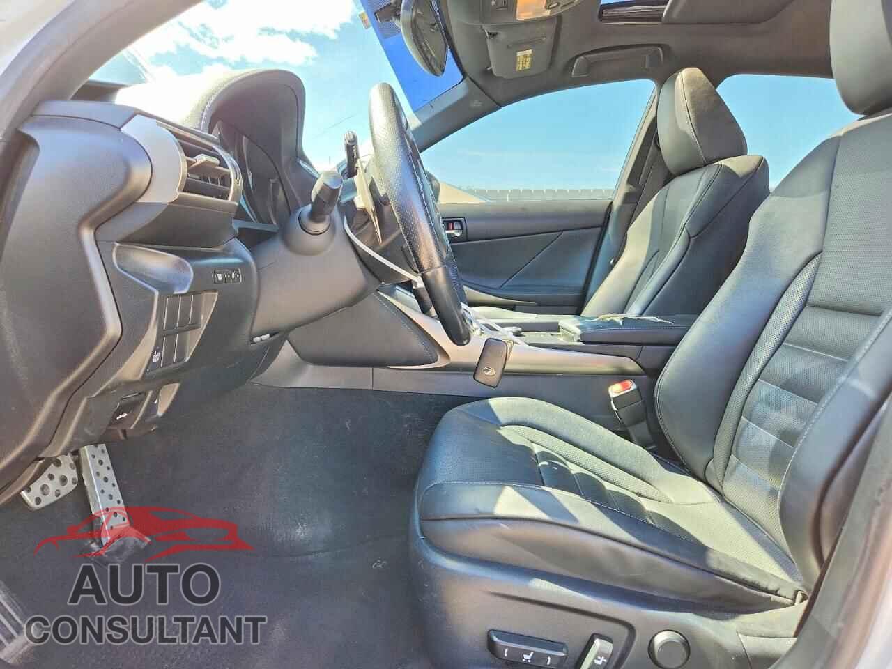 LEXUS IS 2015 - JTHCE1D28F5007983