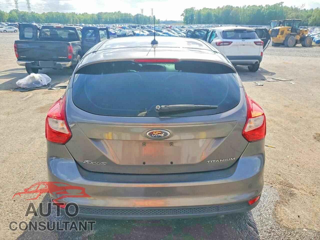 FORD FOCUS 2012 - 1FAHP3N24CL270612