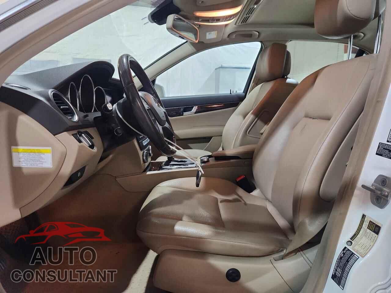 MERCEDES-BENZ C-CLASS 2013 - WDDGF8AB3DA838248