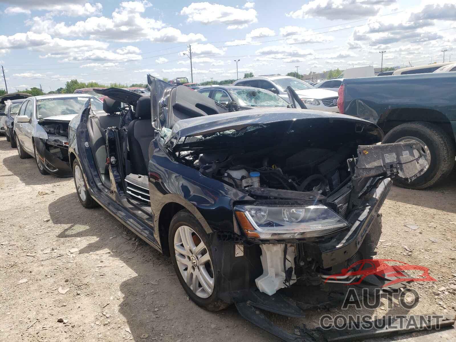 VOLKSWAGEN JETTA 2018 - 3VW2B7AJ5JM244757
