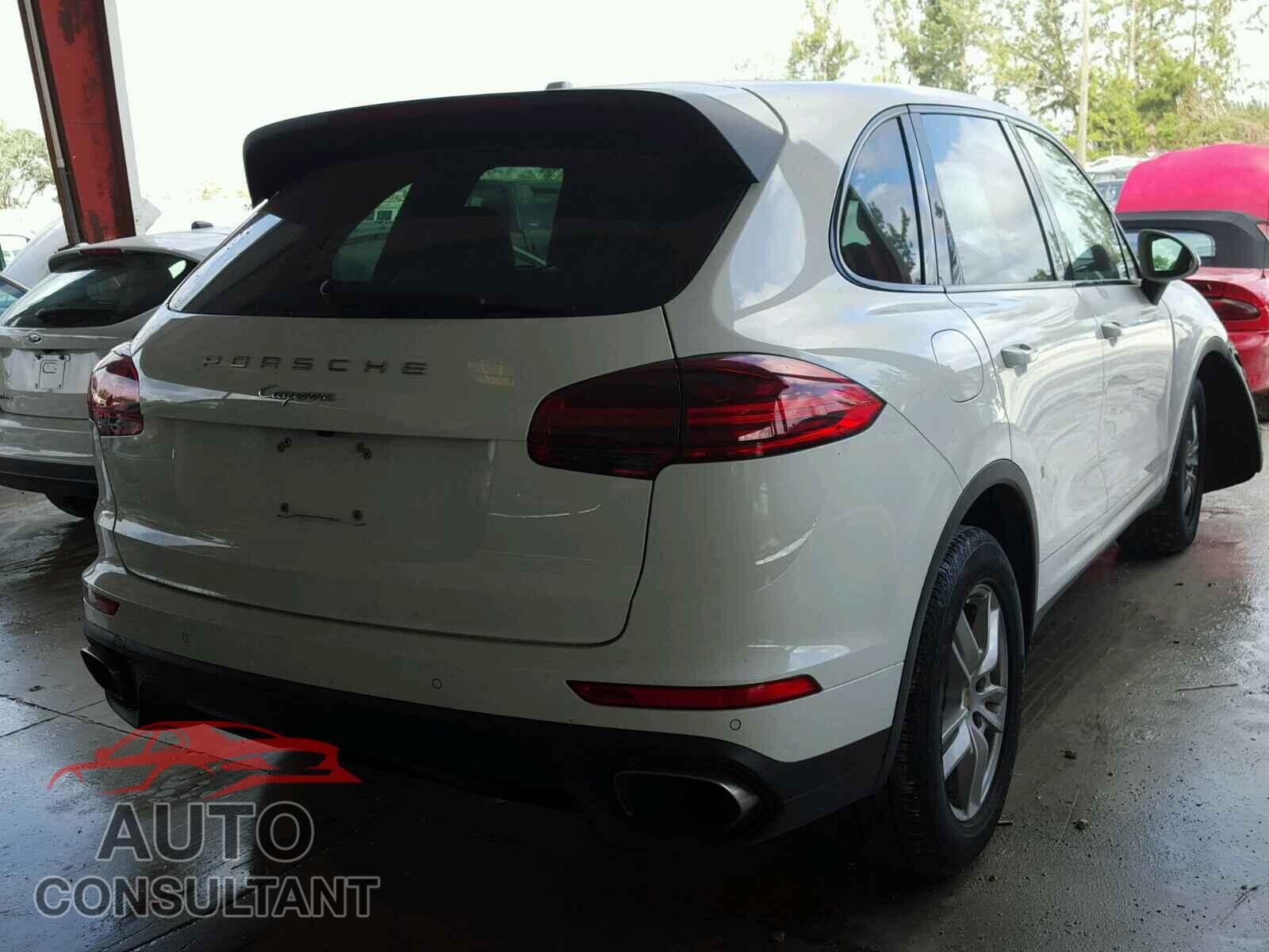 PORSCHE CAYENNE 2016 - WP1AA2A26GKA12745