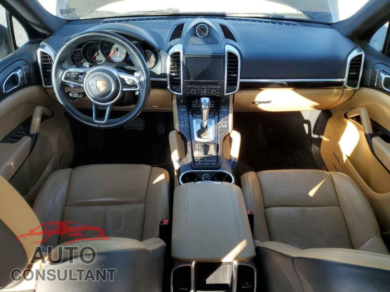 PORSCHE CAYENNE 2016 - WP1AA2A28GLA06410