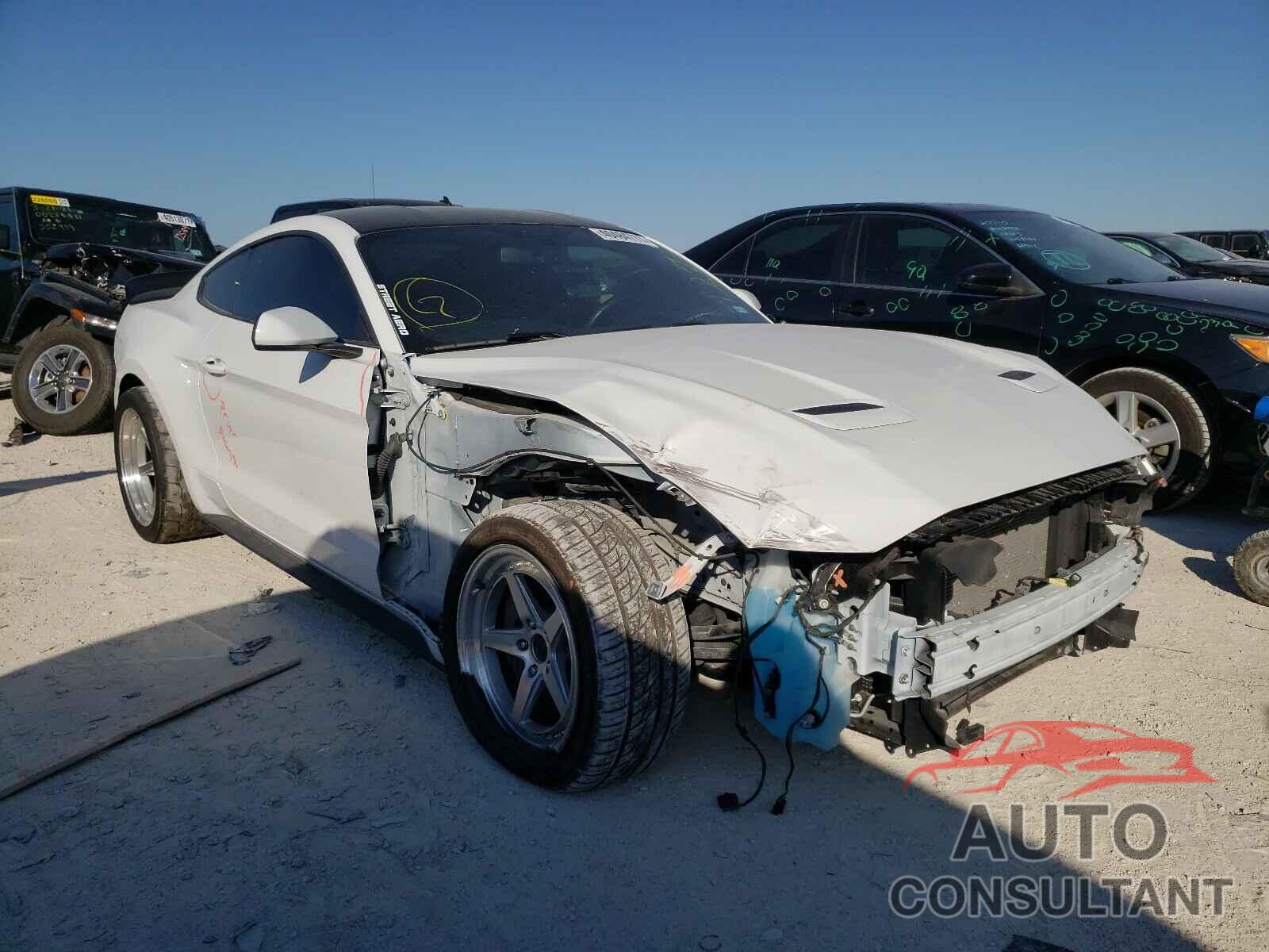 FORD MUSTANG 2020 - 1FA6P8CF6L5111508