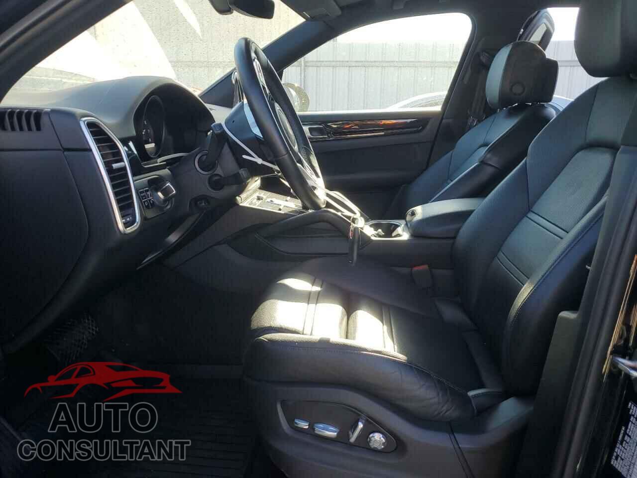 PORSCHE CAYENNE 2019 - WP1AA2AY7KDA09659