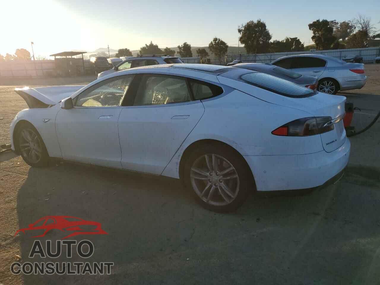 TESLA MODEL S 2015 - 5YJSA1E11FF114399