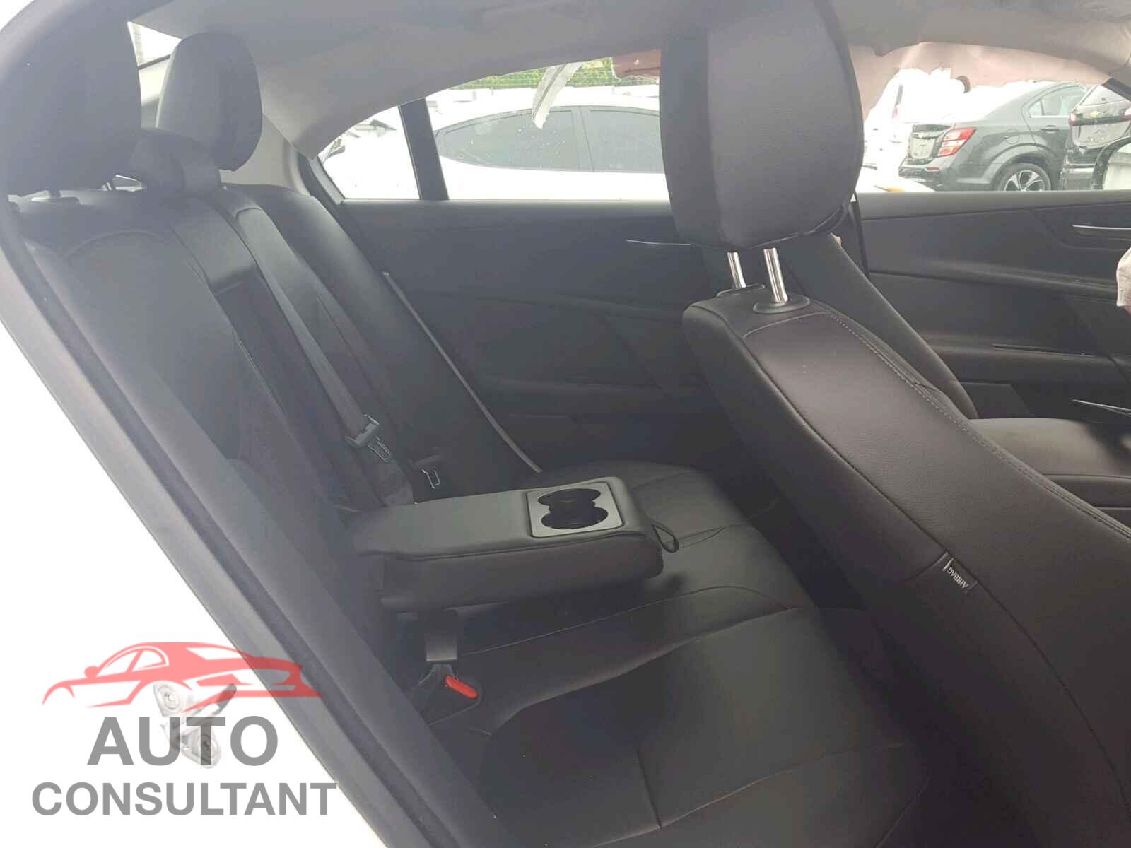 JAGUAR XE 2018 - SAJAR4FX5JCP38092