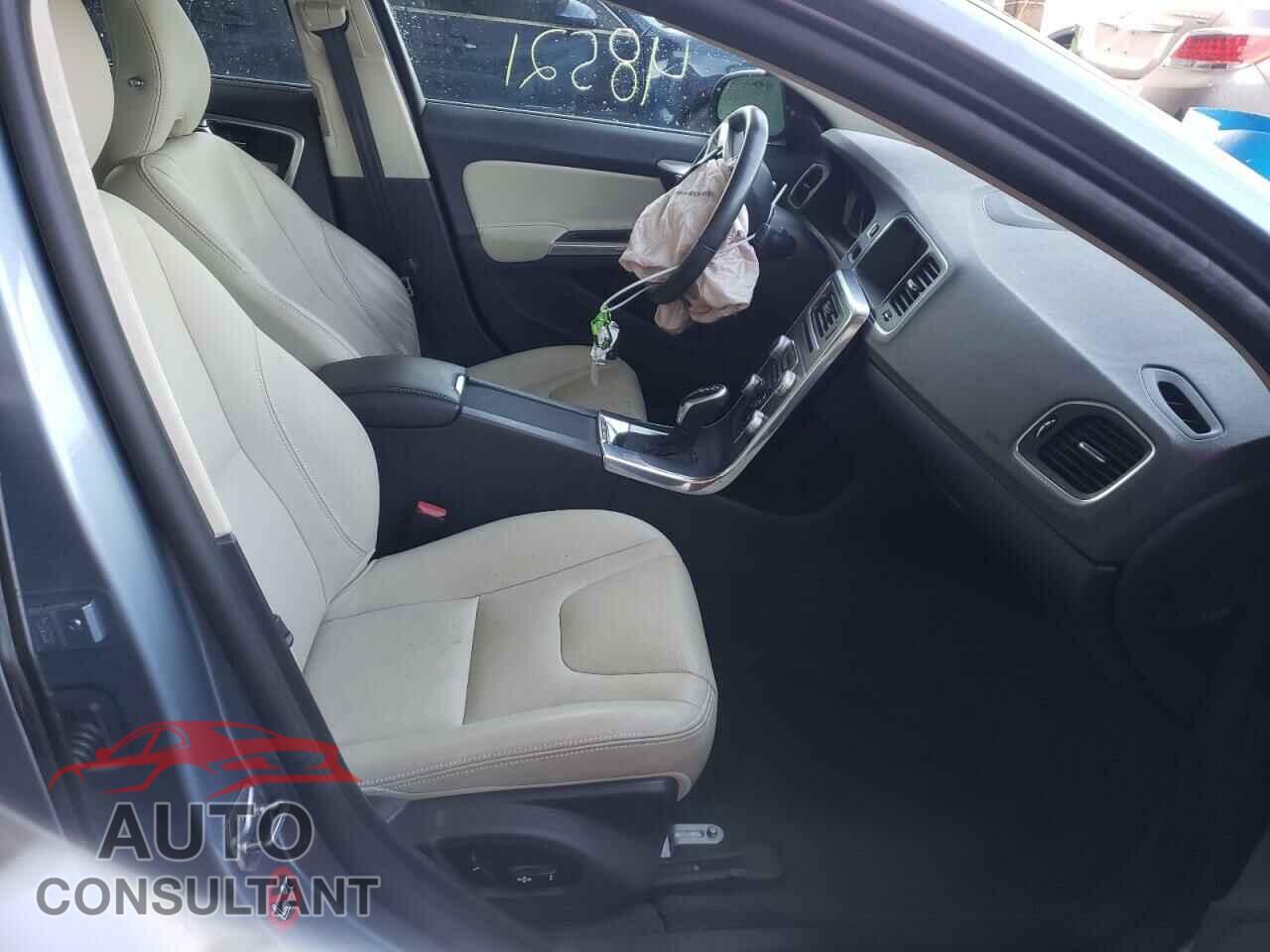 VOLVO S60 2017 - LYV402TK9HB128441