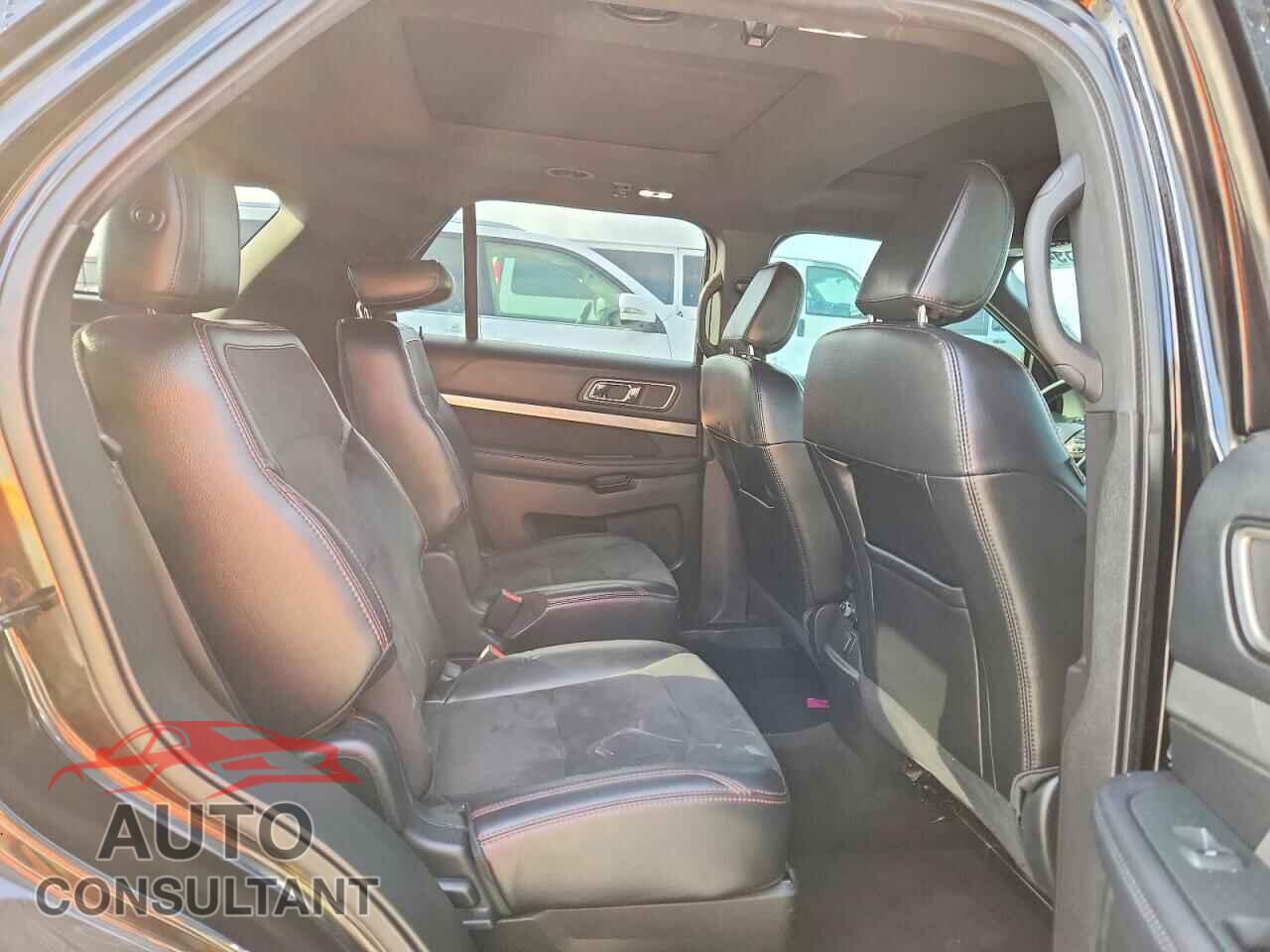 FORD EXPLORER 2018 - 1FM5K7D88JGB17368