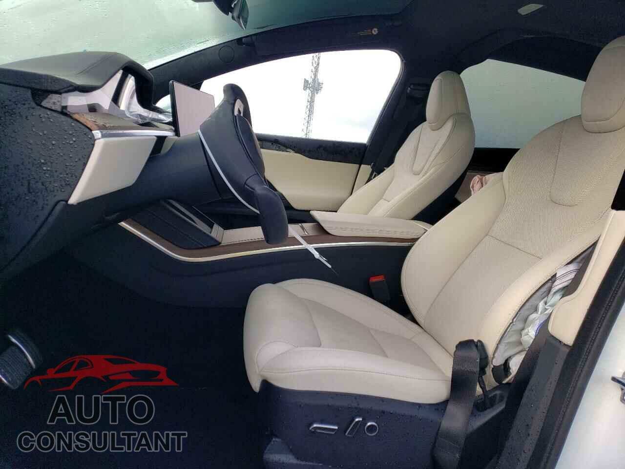 TESLA MODEL X 2023 - 7SAXCAE5XPF412103