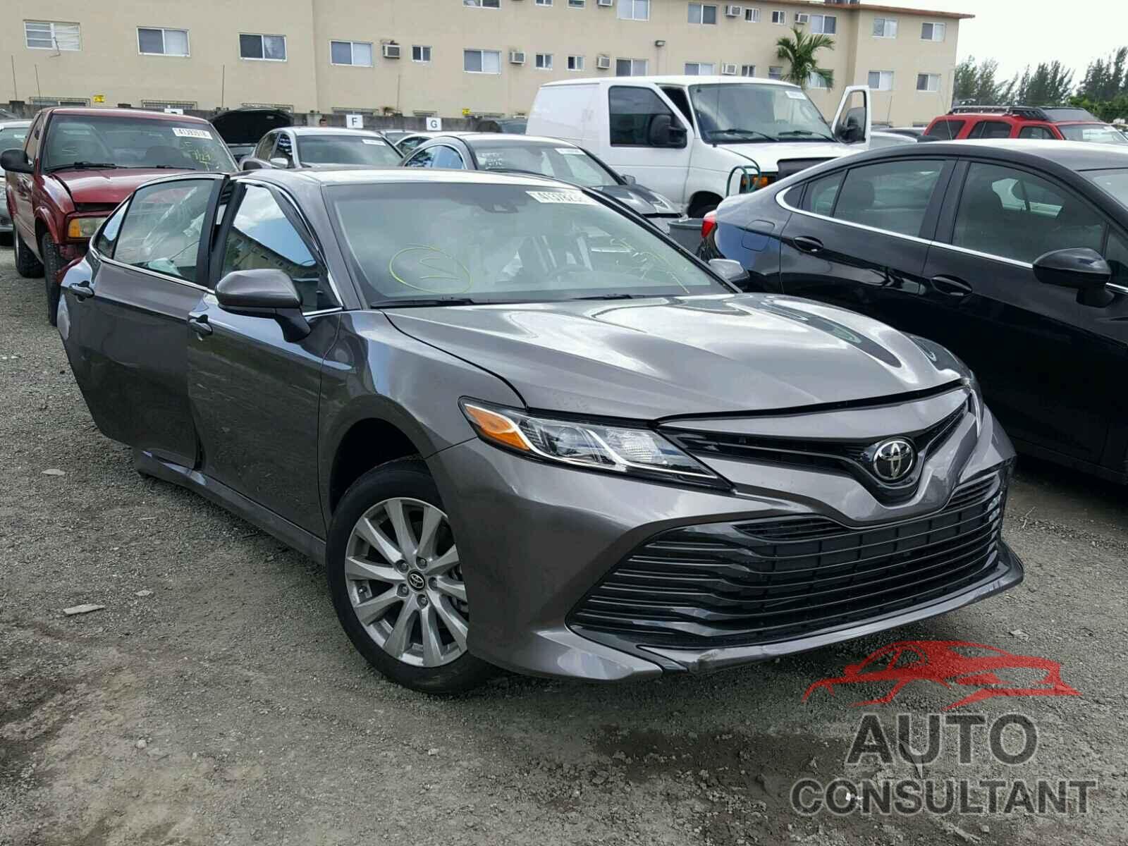TOYOTA CAMRY 2018 - 4T1B11HK0JU646470