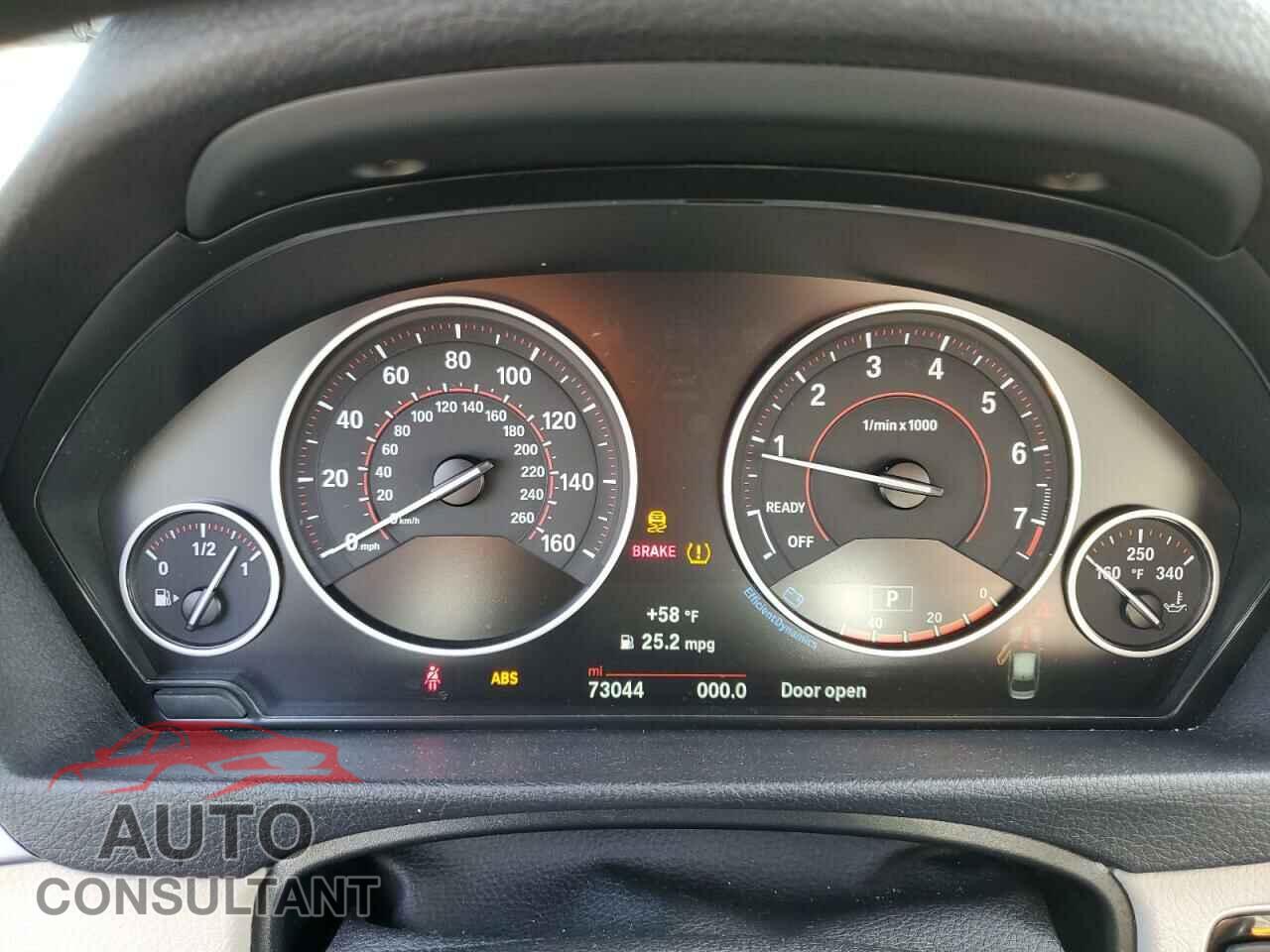 BMW 3 SERIES 2016 - WBA8E3G50GNU05065