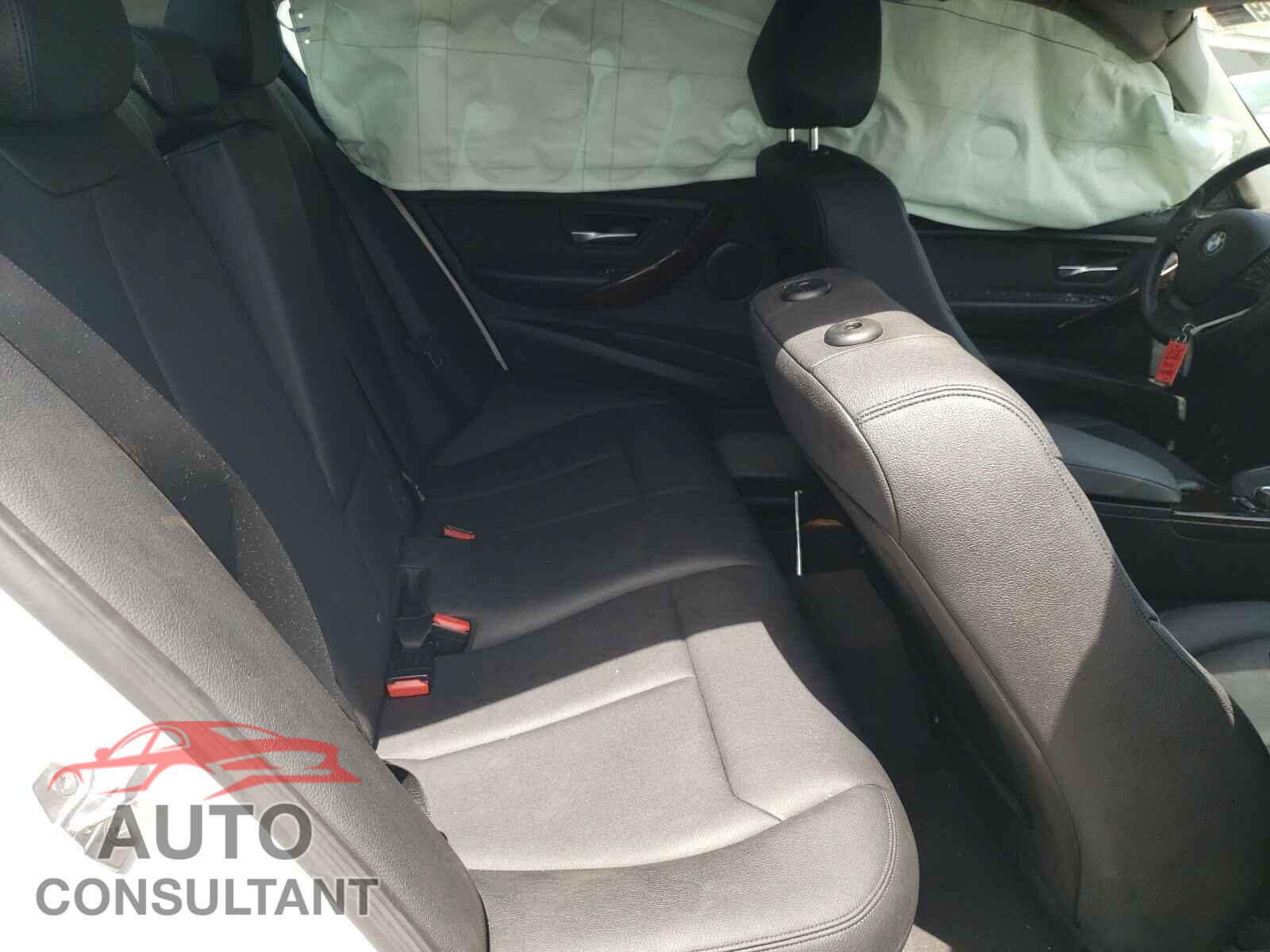 BMW 3 SERIES 2016 - WBA8A9C52GK616449