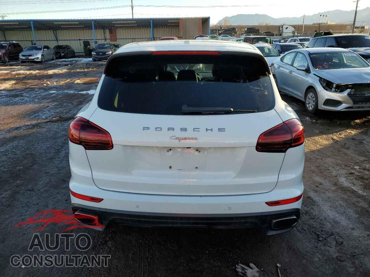 PORSCHE CAYENNE 2017 - WP1AA2A22HKA85807
