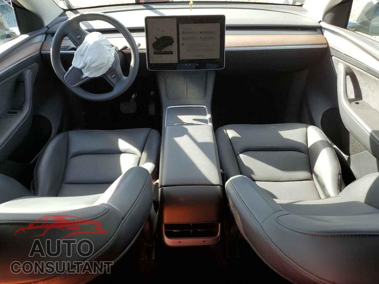 TESLA MODEL Y 2024 - 7SAYGDED2RF185946