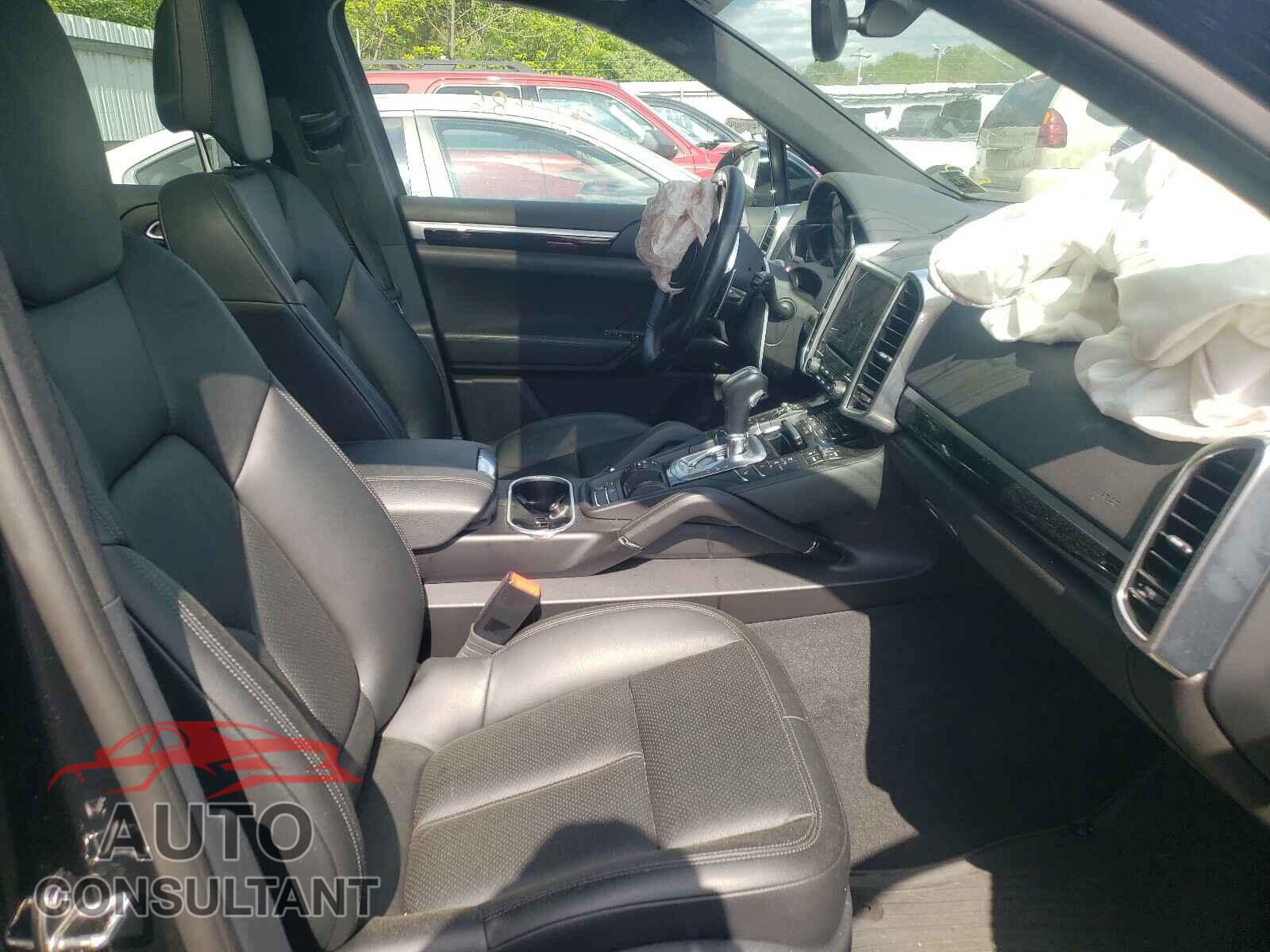 PORSCHE CAYENNE 2018 - WP1AA2A2XJKA03795