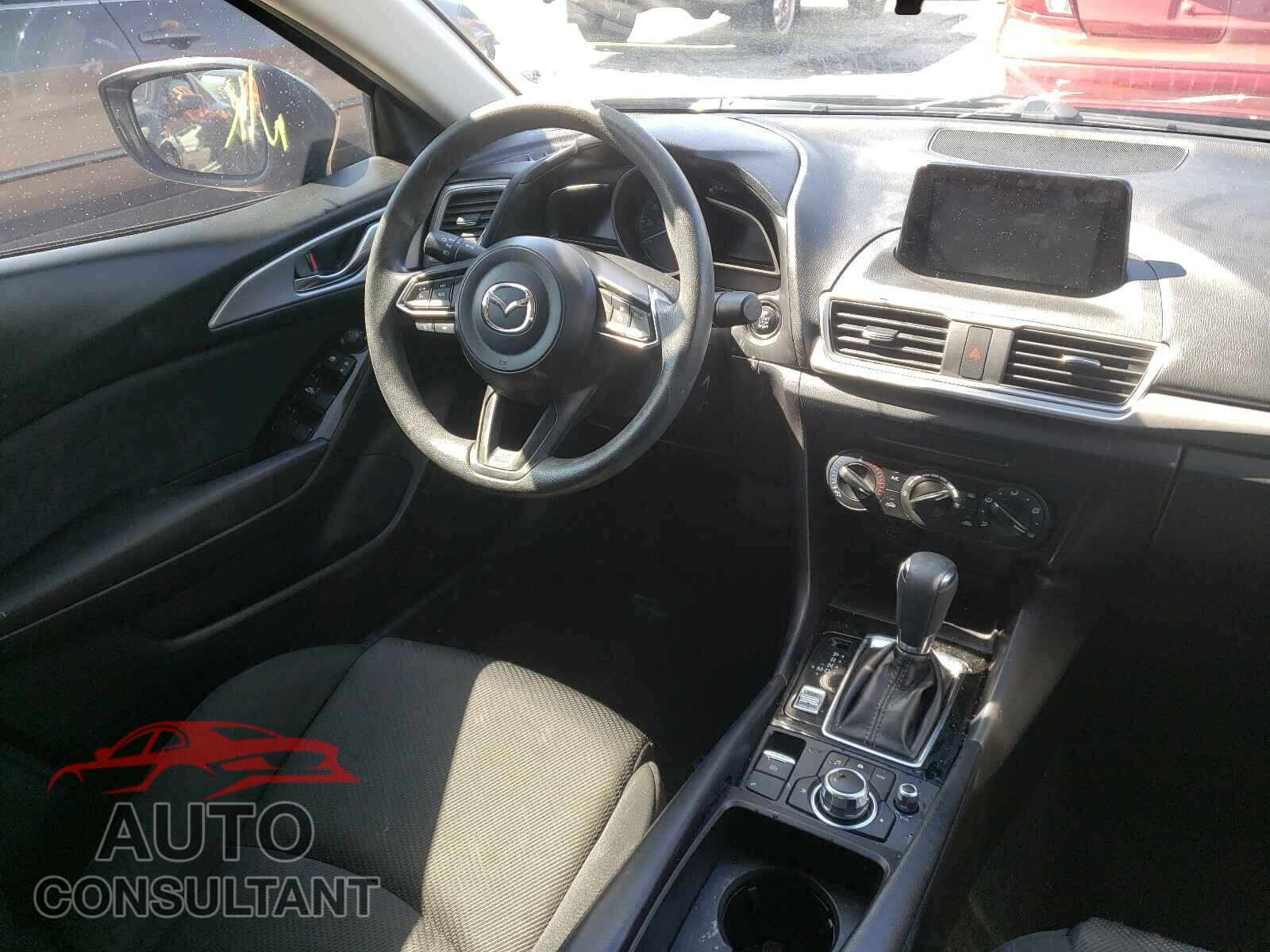 MAZDA 3 2018 - 3MZBN1U70JM210522