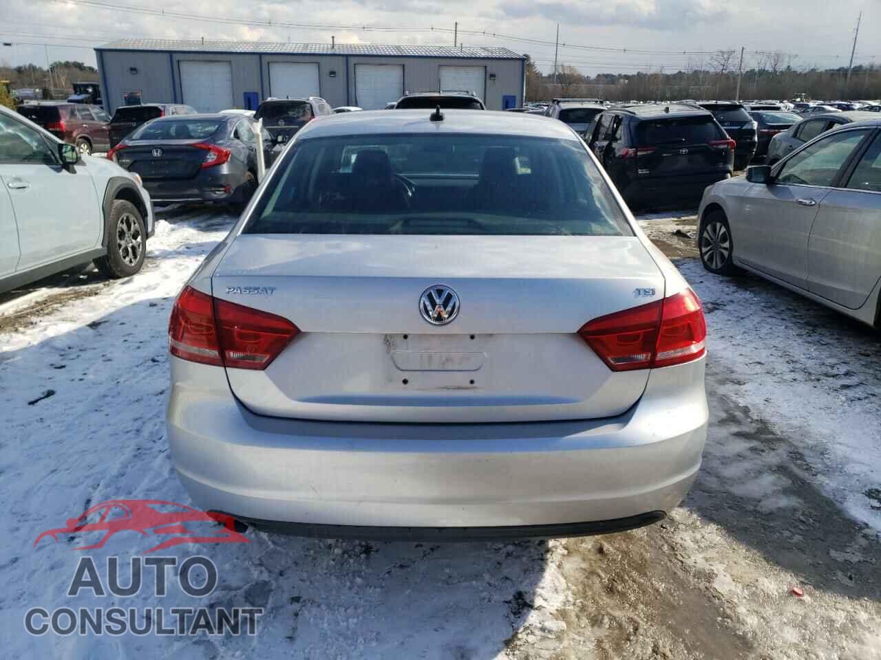 VOLKSWAGEN PASSAT 2014 - 1VWAT7A34EC033048