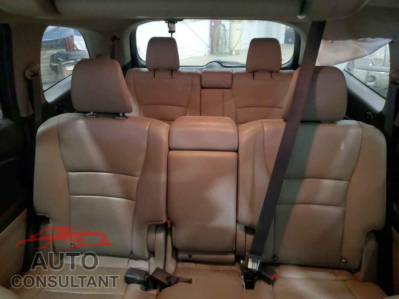HONDA PILOT 2017 - 5FNYF6H91HB077609