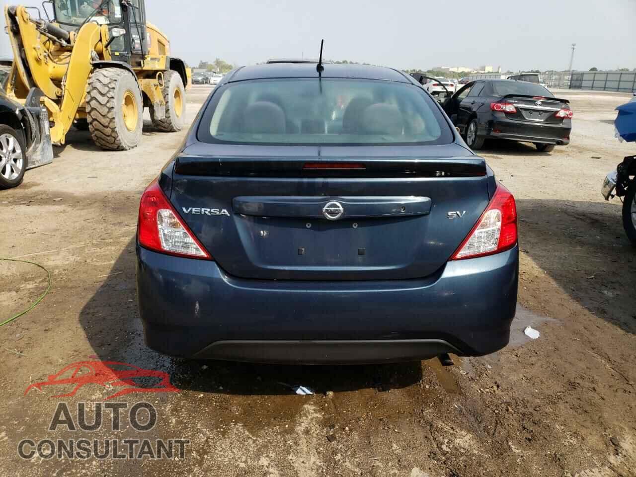 NISSAN VERSA 2017 - 3N1CN7AP3HL856588