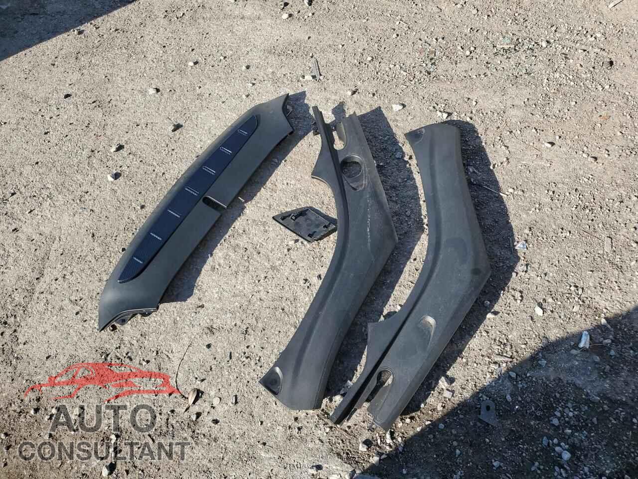TESLA MODEL X 2023 - 7SAXCBE61PF376574
