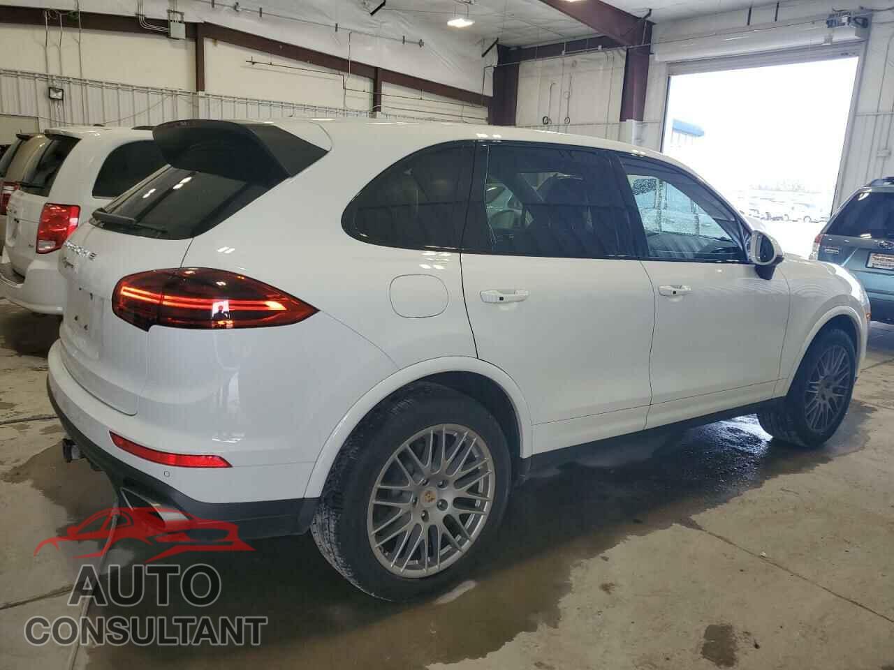 PORSCHE CAYENNE 2018 - WP1AA2A26JKA02398