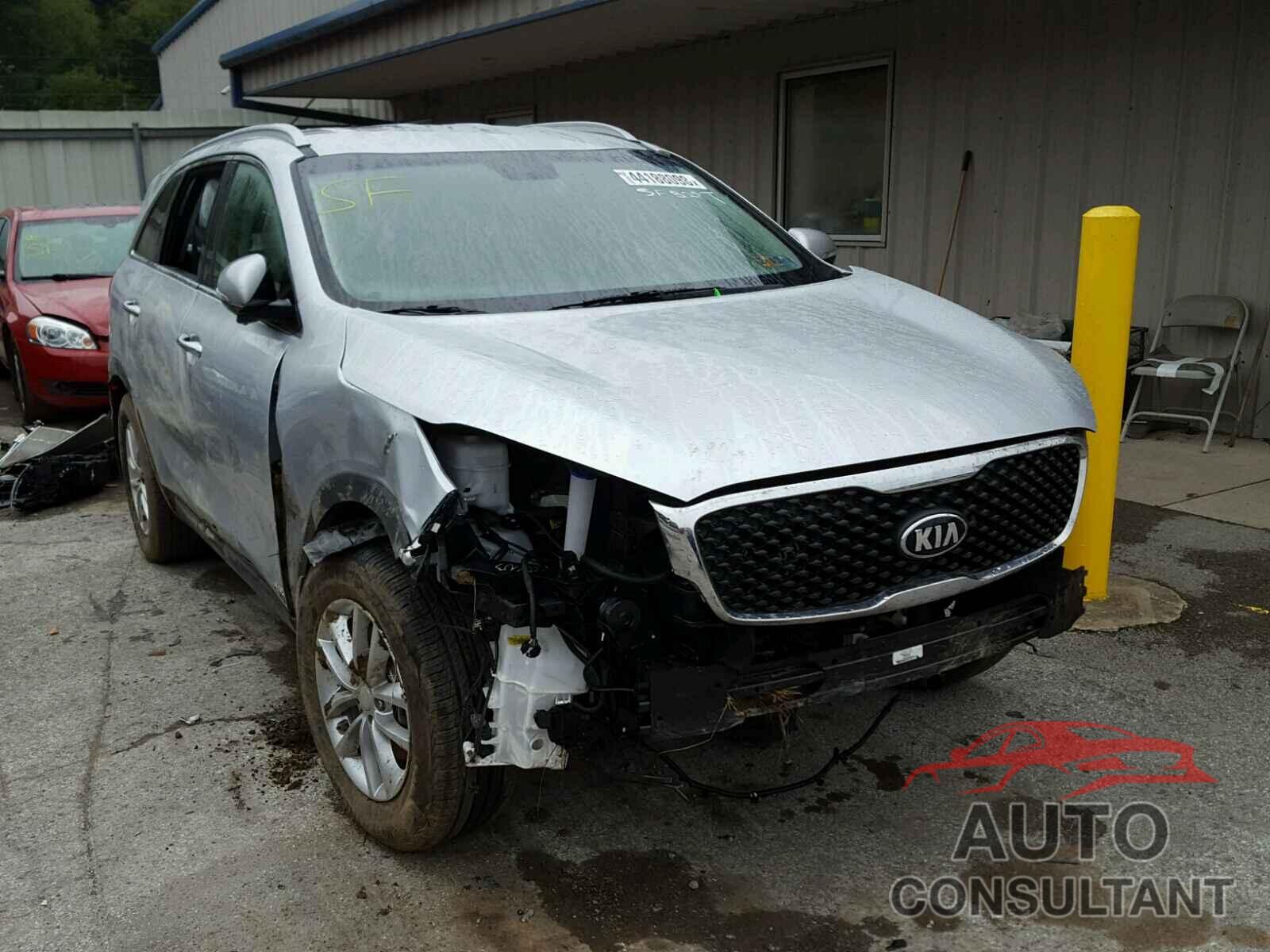 KIA SORENTO LX 2018 - 5XYPGDA35JG403798