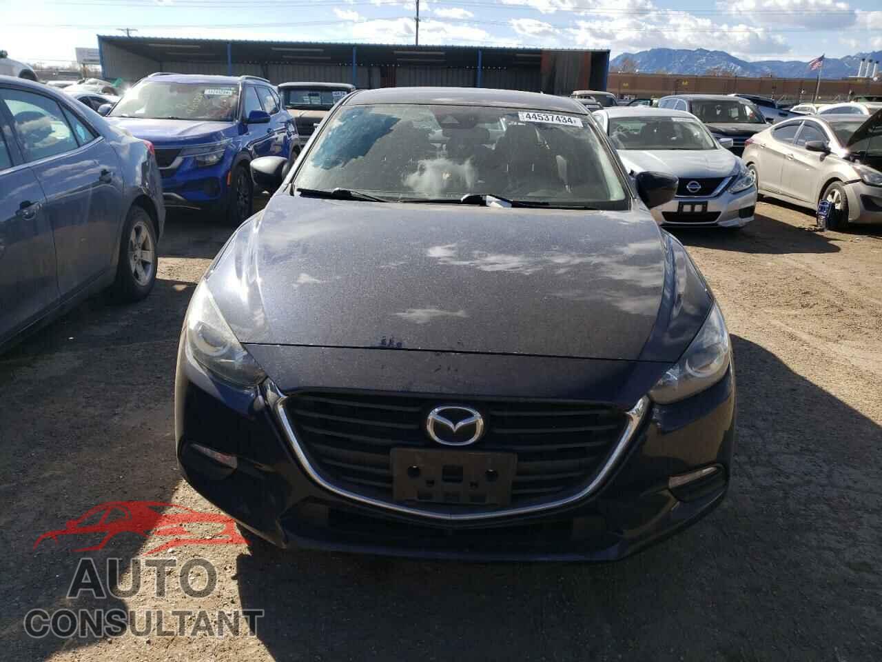 MAZDA 3 2018 - 3MZBN1U76JM230435
