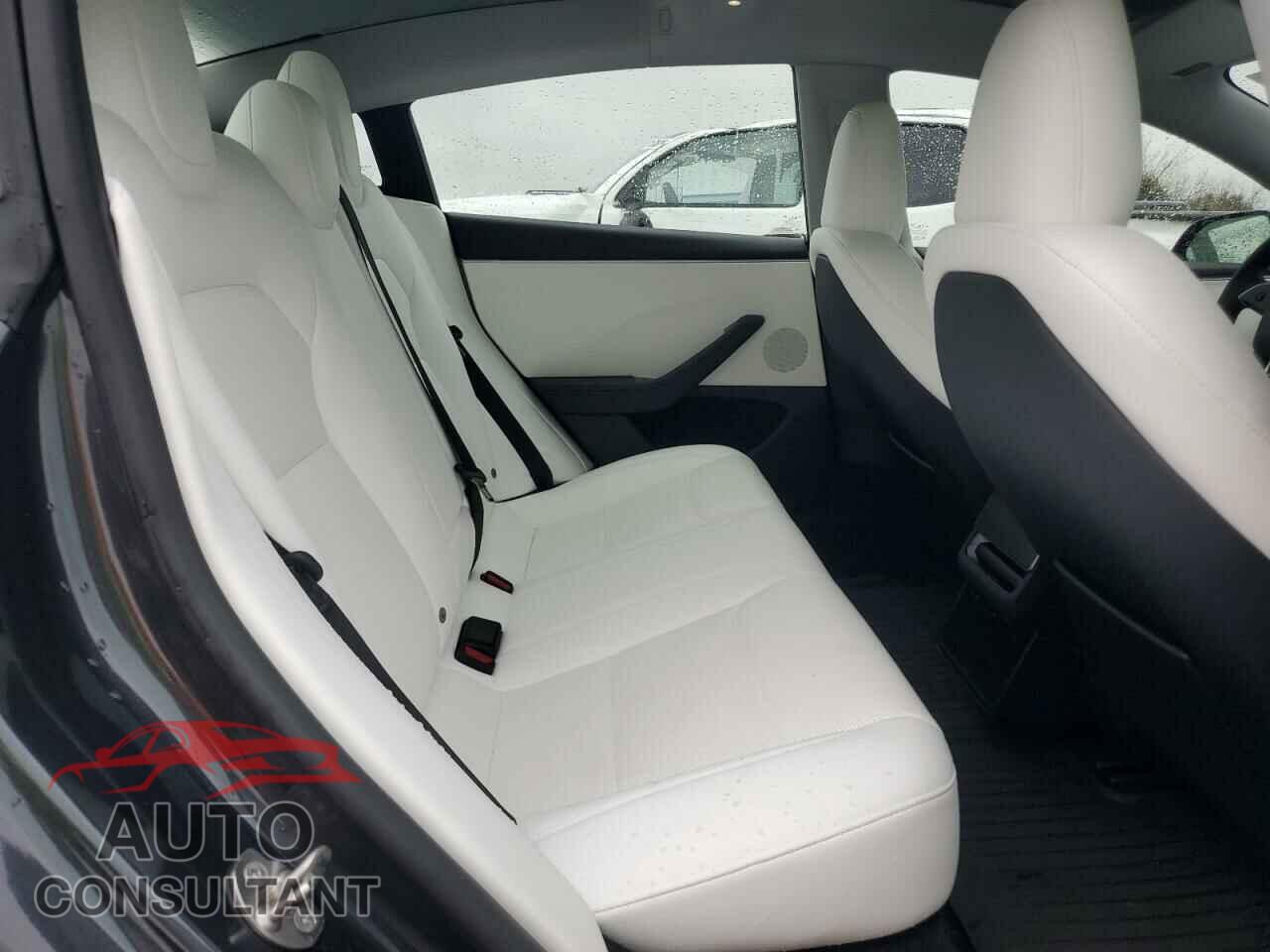 TESLA MODEL 3 2024 - 5YJ3E1EAXRF830179