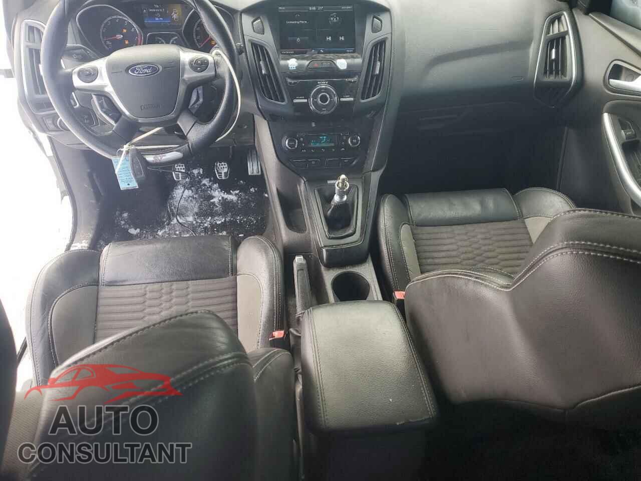 FORD FOCUS 2013 - 1FADP3L90DL127429