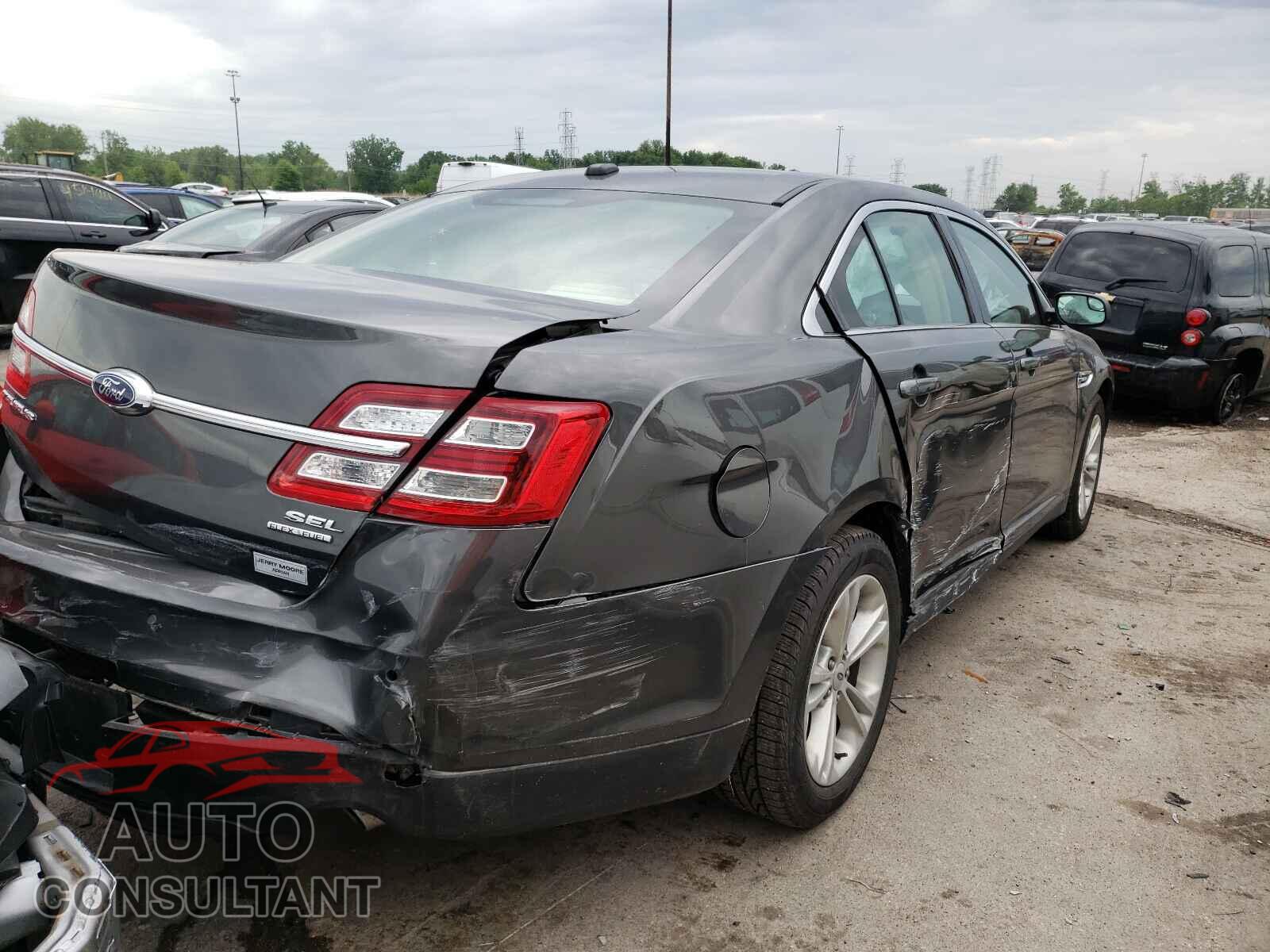 FORD TAURUS 2018 - 1FAHP2E89JG137428