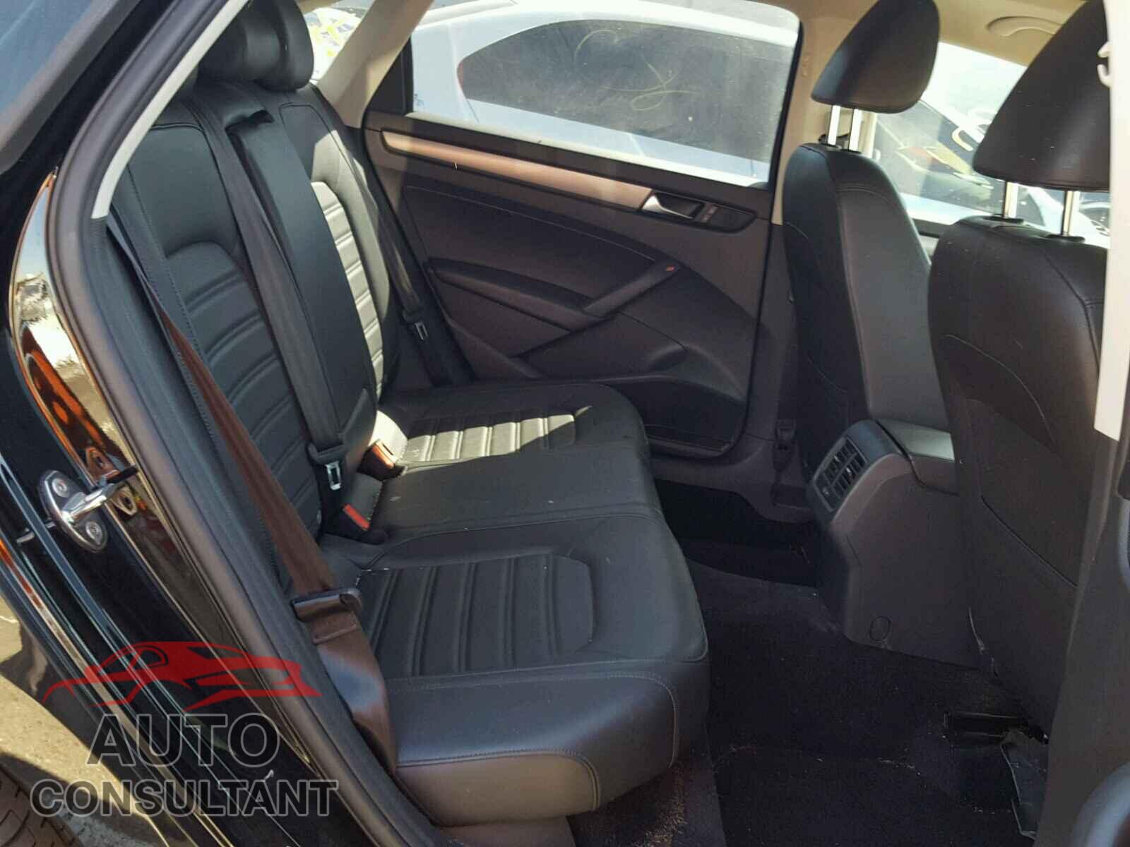 VOLKSWAGEN PASSAT 2015 - 1VWBT7A34FC032181
