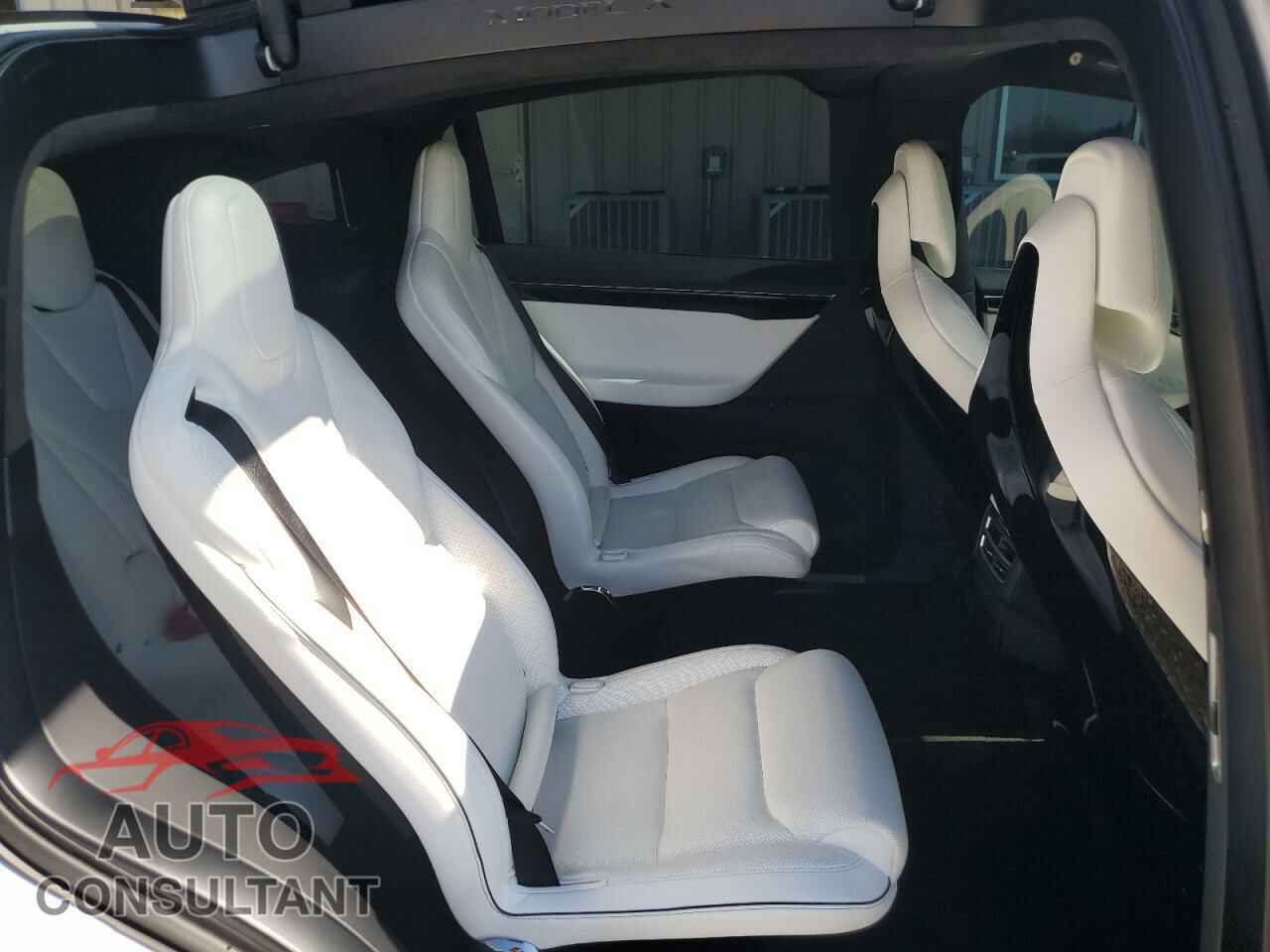 TESLA MODEL X 2017 - 5YJXCBE48HF035637