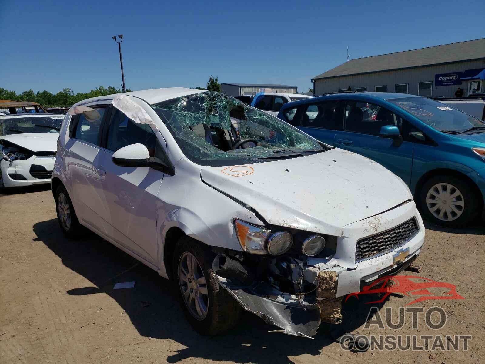 CHEVROLET SONIC 2016 - 1G1JC6SHXG4136293