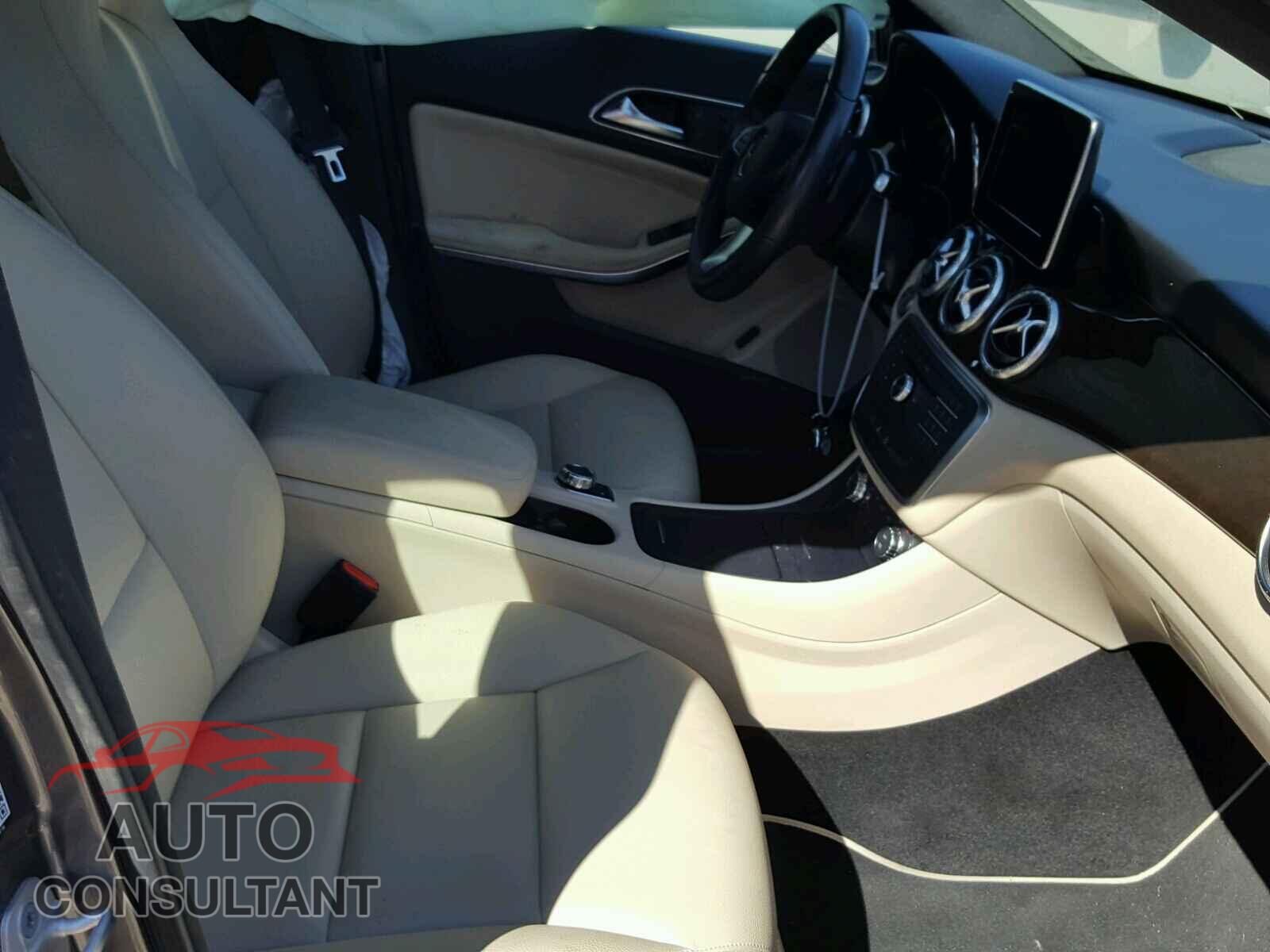 MERCEDES-BENZ C CLASS 2015 - WDDSJ4EB8FN219734